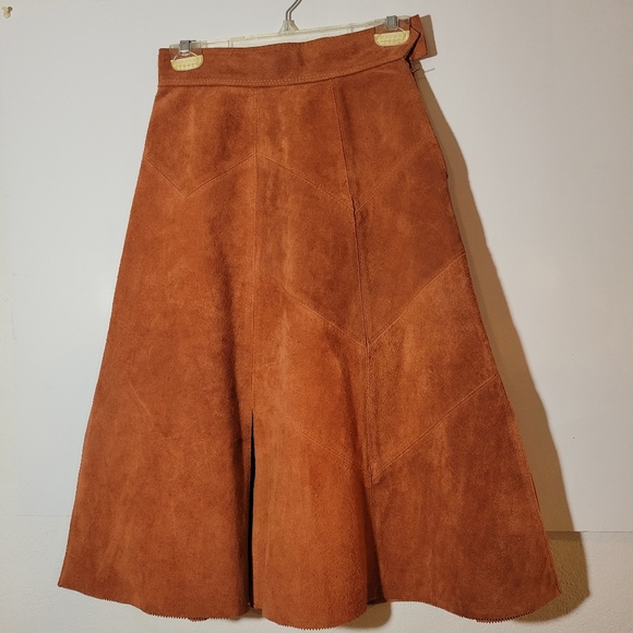 Mongomery Wards Dresses & Skirts - Vintage suede Montgomery Wards lined skirt size 9/10